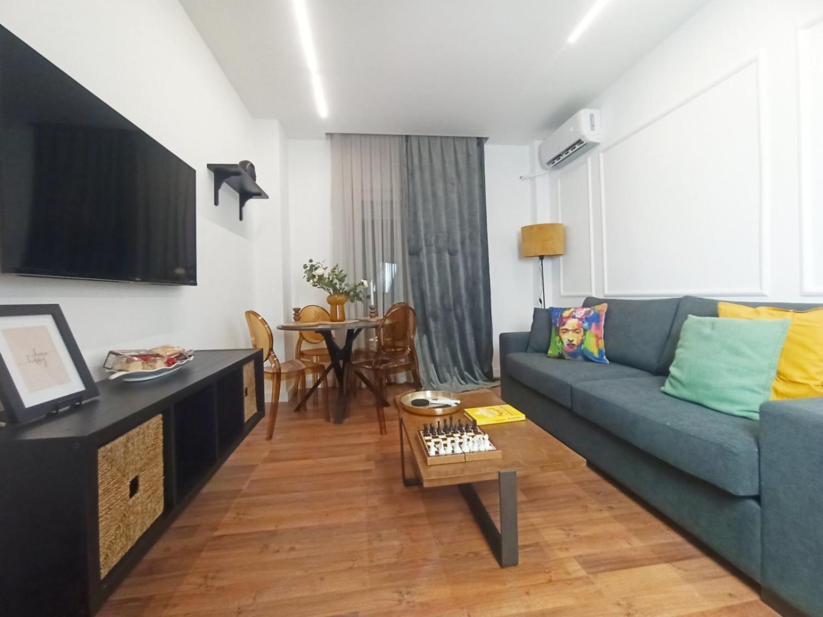 Down Town Luxurious Apartments 4 亚历山德鲁波利斯 外观 照片