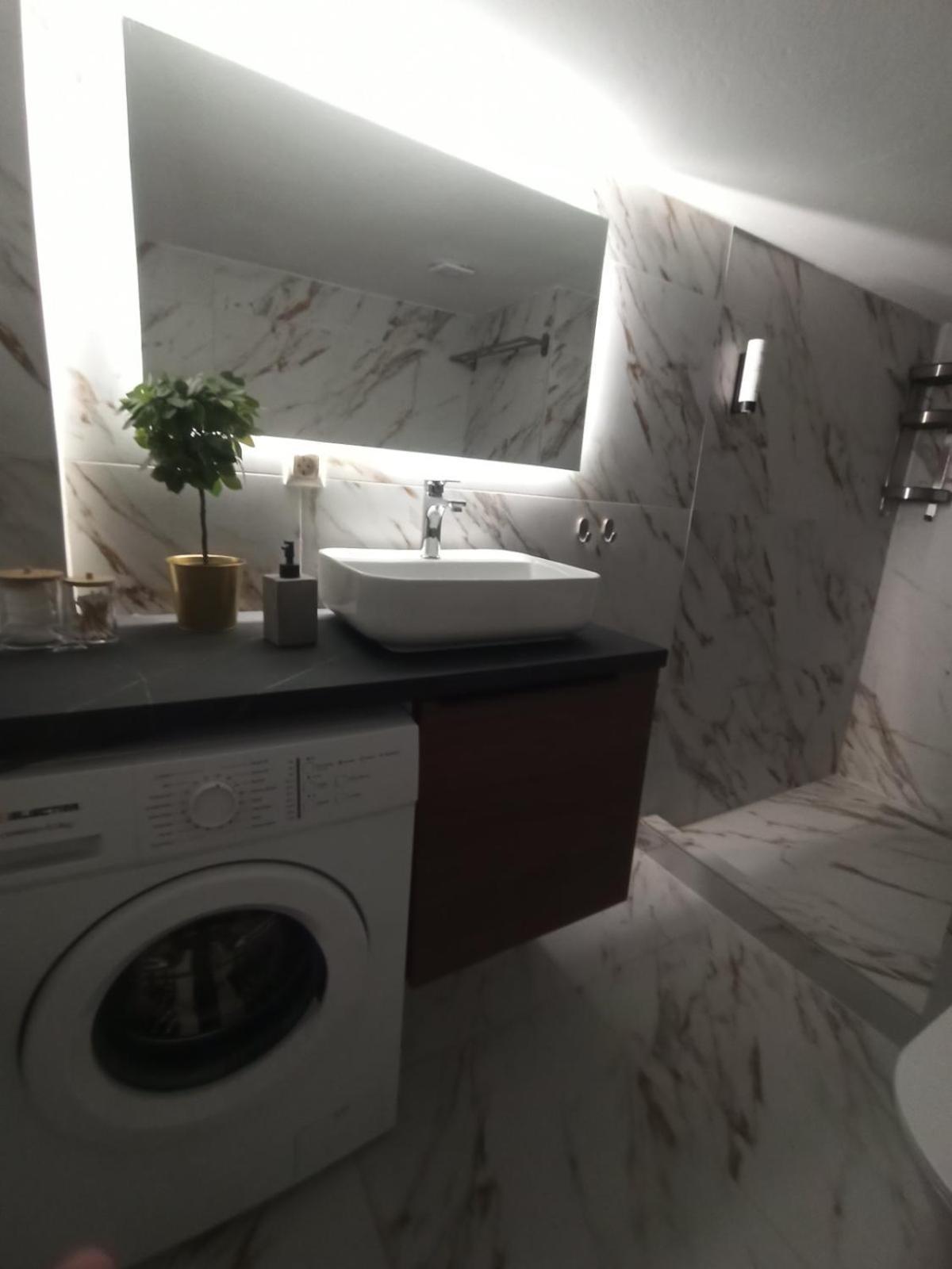 Down Town Luxurious Apartments 4 亚历山德鲁波利斯 外观 照片