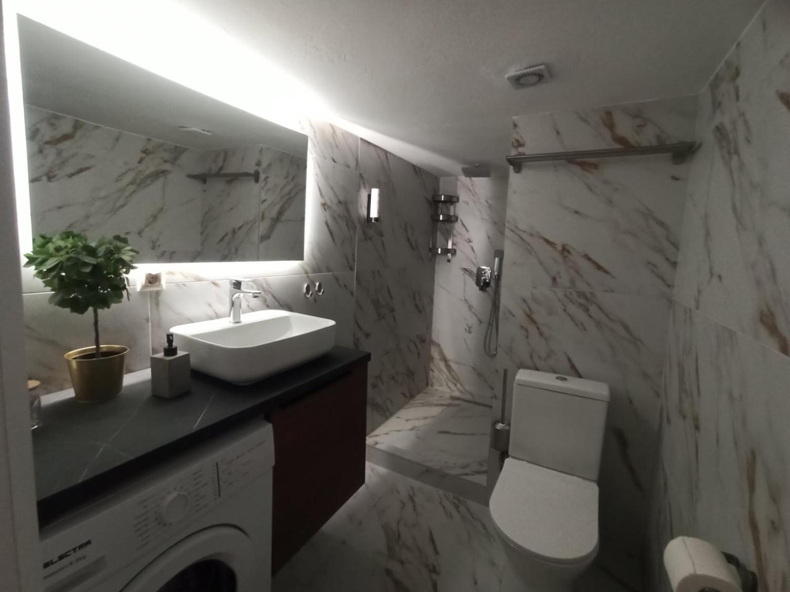 Down Town Luxurious Apartments 4 亚历山德鲁波利斯 外观 照片